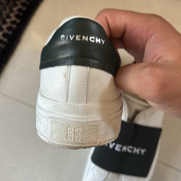 Beautiful Givenchy Shoes - Picture 2 of 3